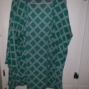 Green and White Geometric Patterned Sleeved Shawl